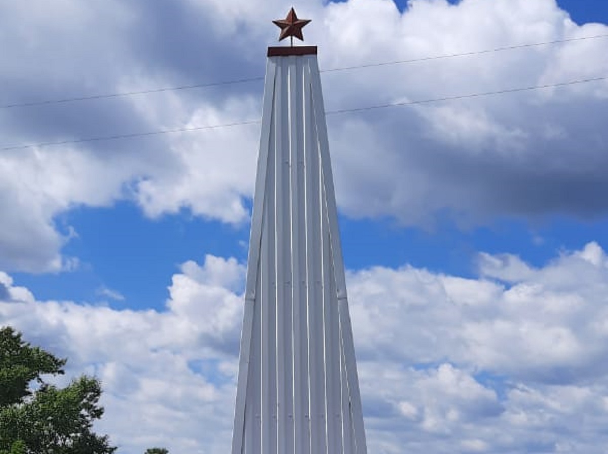 Памятник героям.